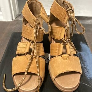 SOREL JOANIE II LACE